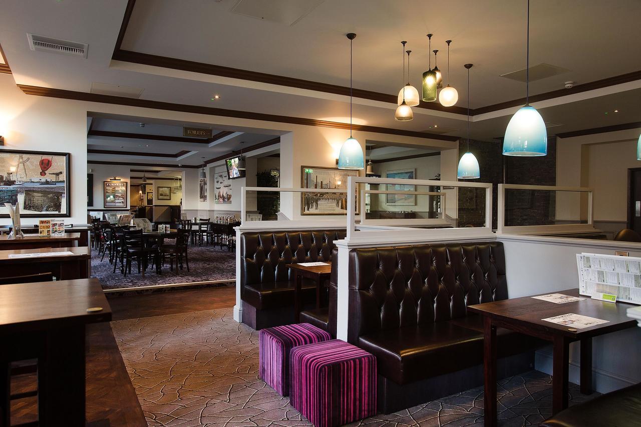 The Furness Railway Wetherspoon Hotell Barrow-in-Furness Eksteriør bilde