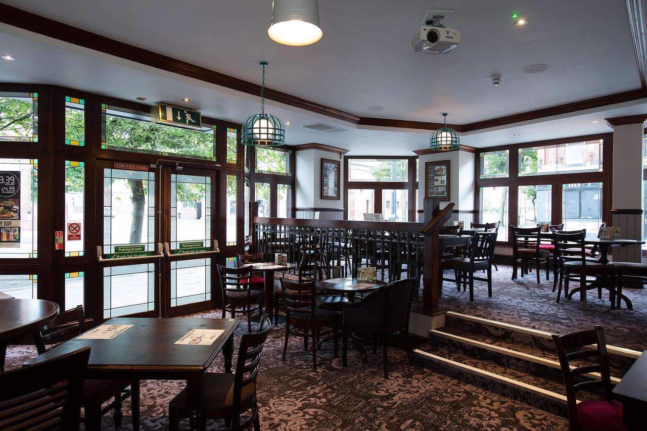 The Furness Railway Wetherspoon Hotell Barrow-in-Furness Eksteriør bilde